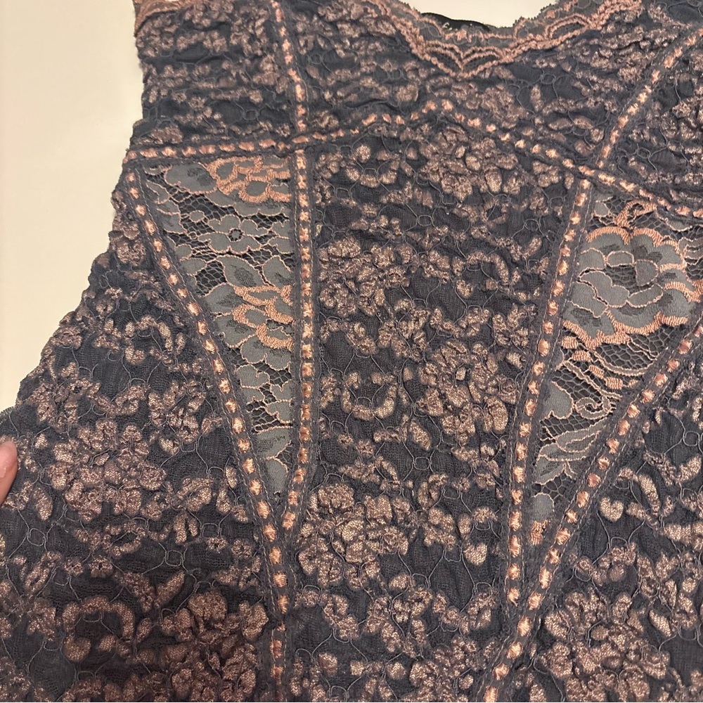 Ann Ferriday Lace Top - Picture 3 of 4